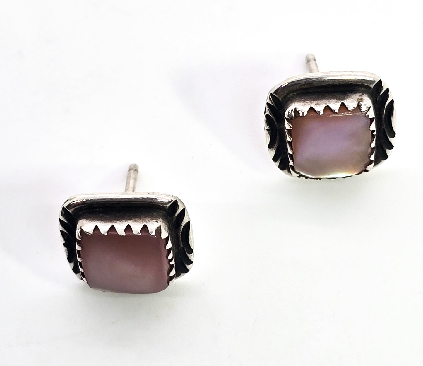 Pink Slipper Shell vintage Native American Sawtooth vintage sterling silver stud earrings