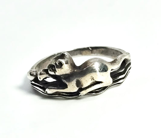 Kitty Cat playing with ball vintage sterling silver figural ring band size 6