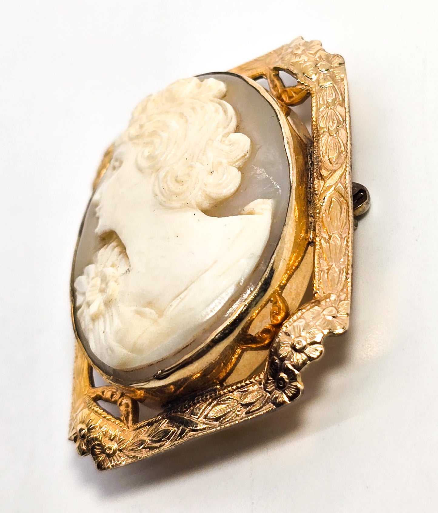 AMCO 12k yellow gold filled left facing carved shell women vintage cameo pendant brooch