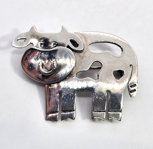 Cow Cattle figural farm animal vintage sterling silver SU Brooch