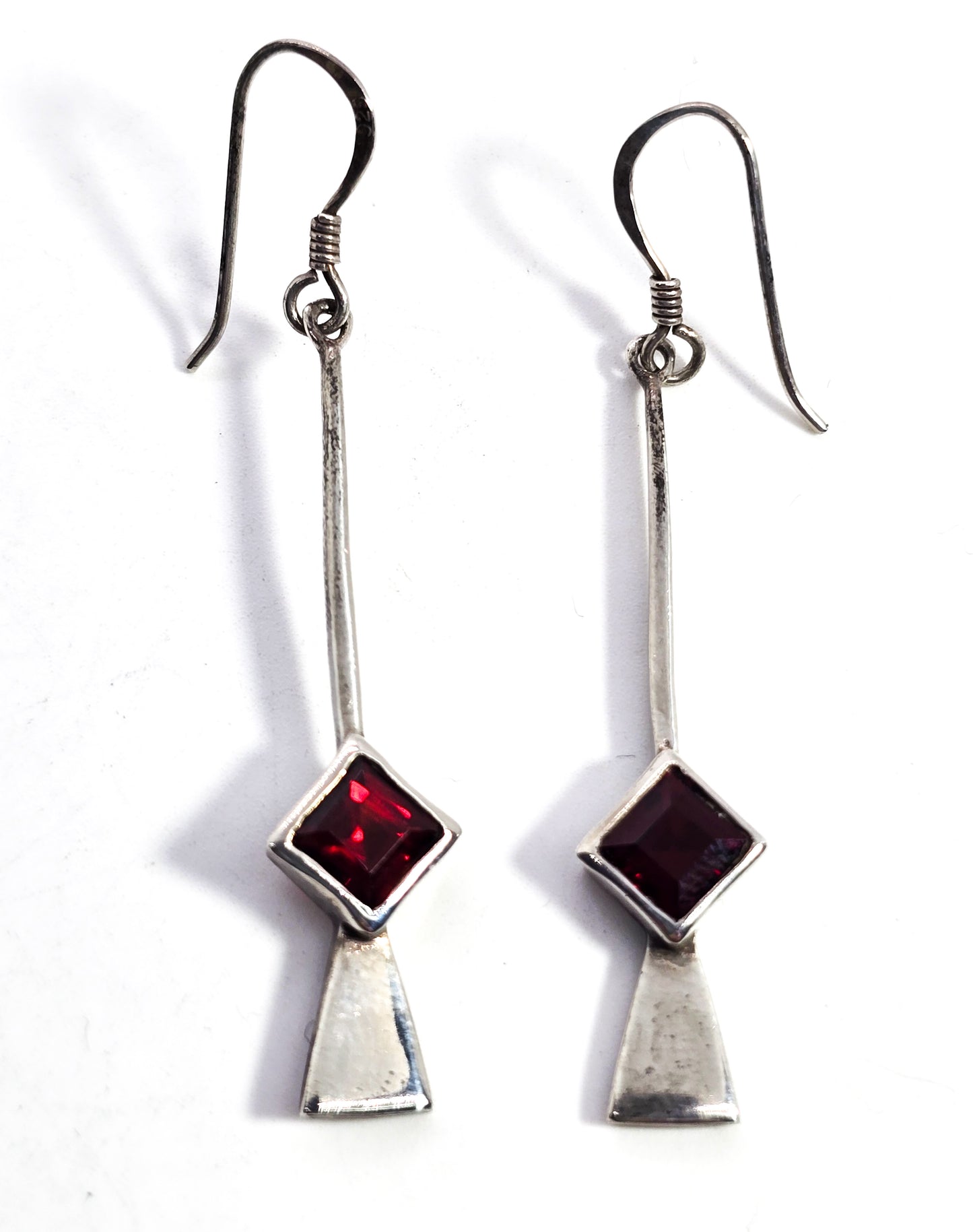 Princess cut garnet long drop pendulum vintage sterling silver earrings