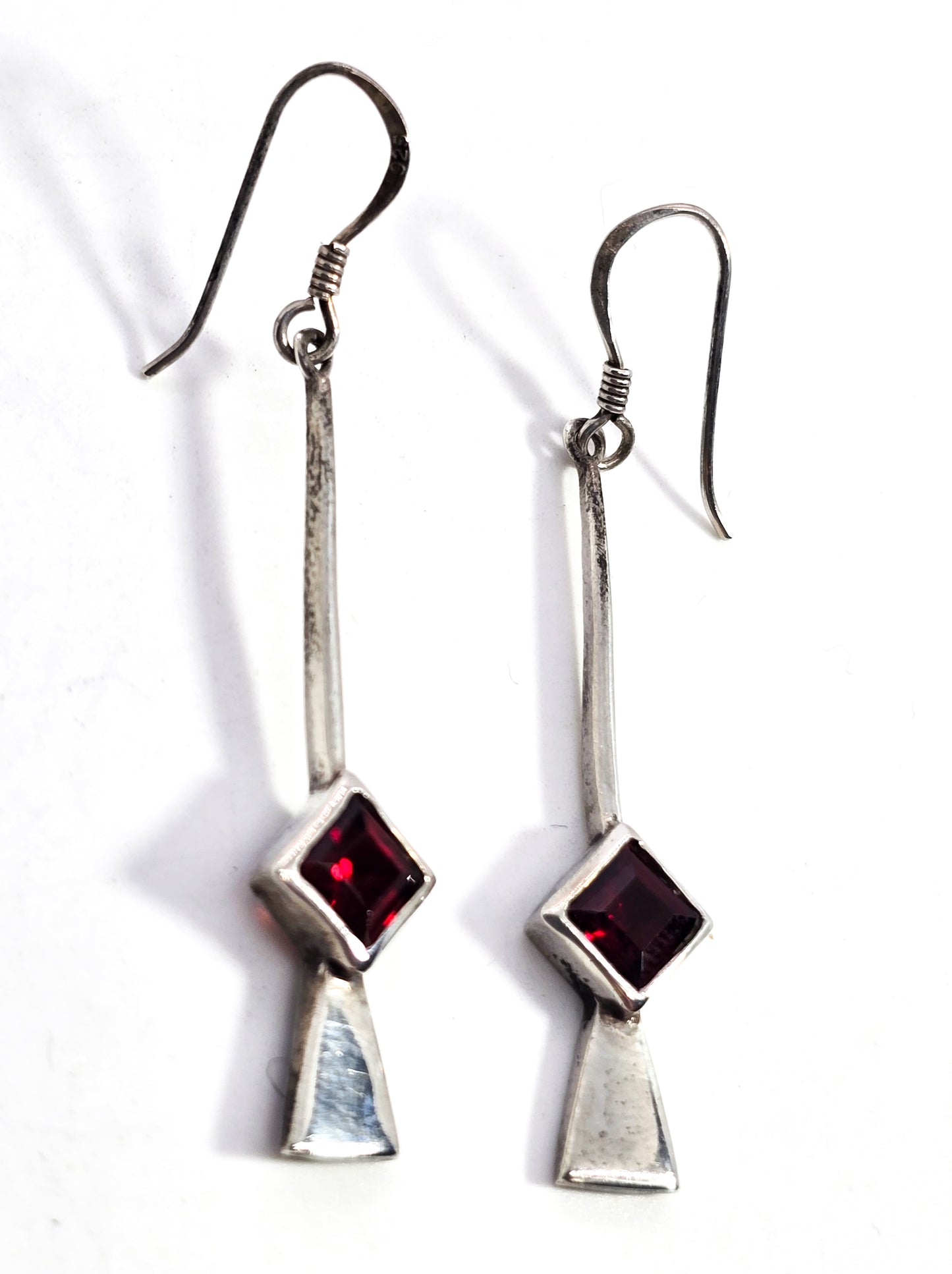 Princess cut garnet long drop pendulum vintage sterling silver earrings