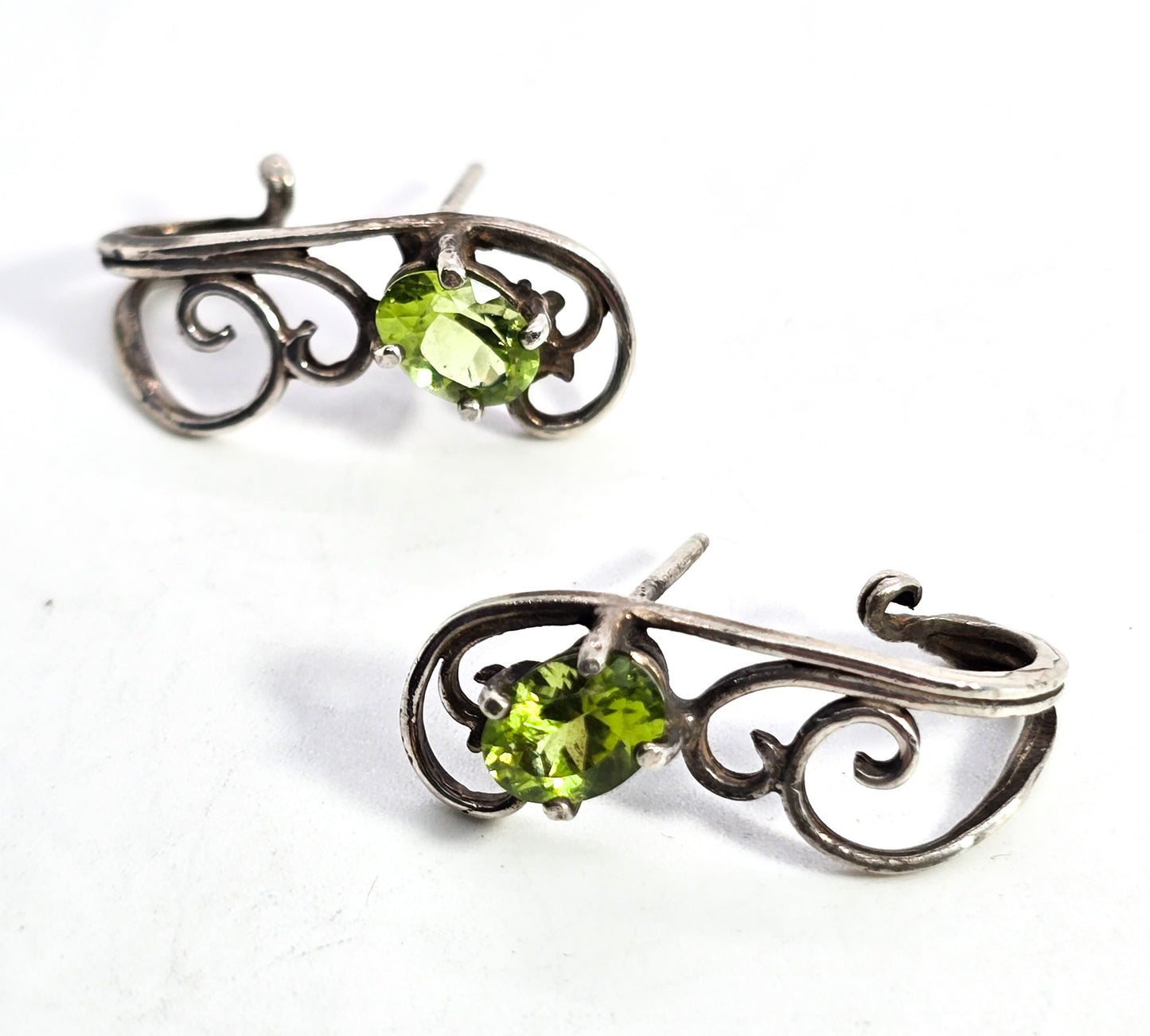 Peridot gemstone sterling silver scroll open work post vintage earrings