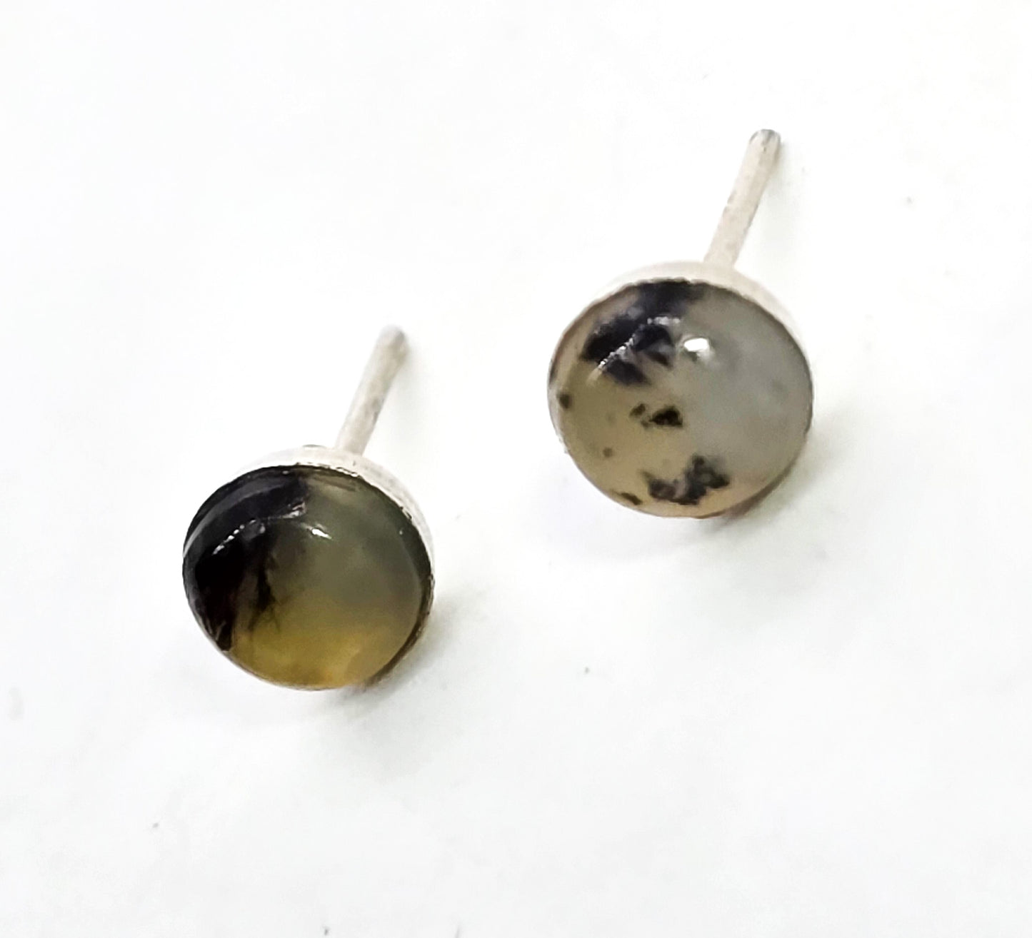 Dendritic Agate gemstone small petite sterling silver vintage post earrings