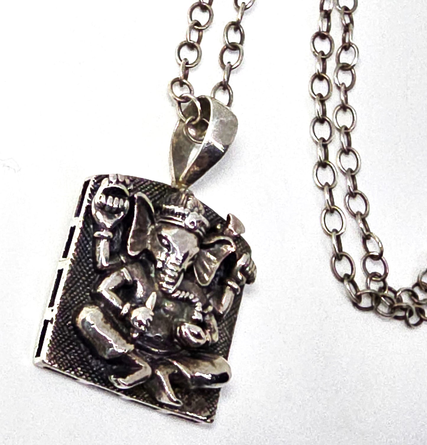 Ganesha Hindu Elephant God Sterling Silver Vintage Deity pendant Necklace