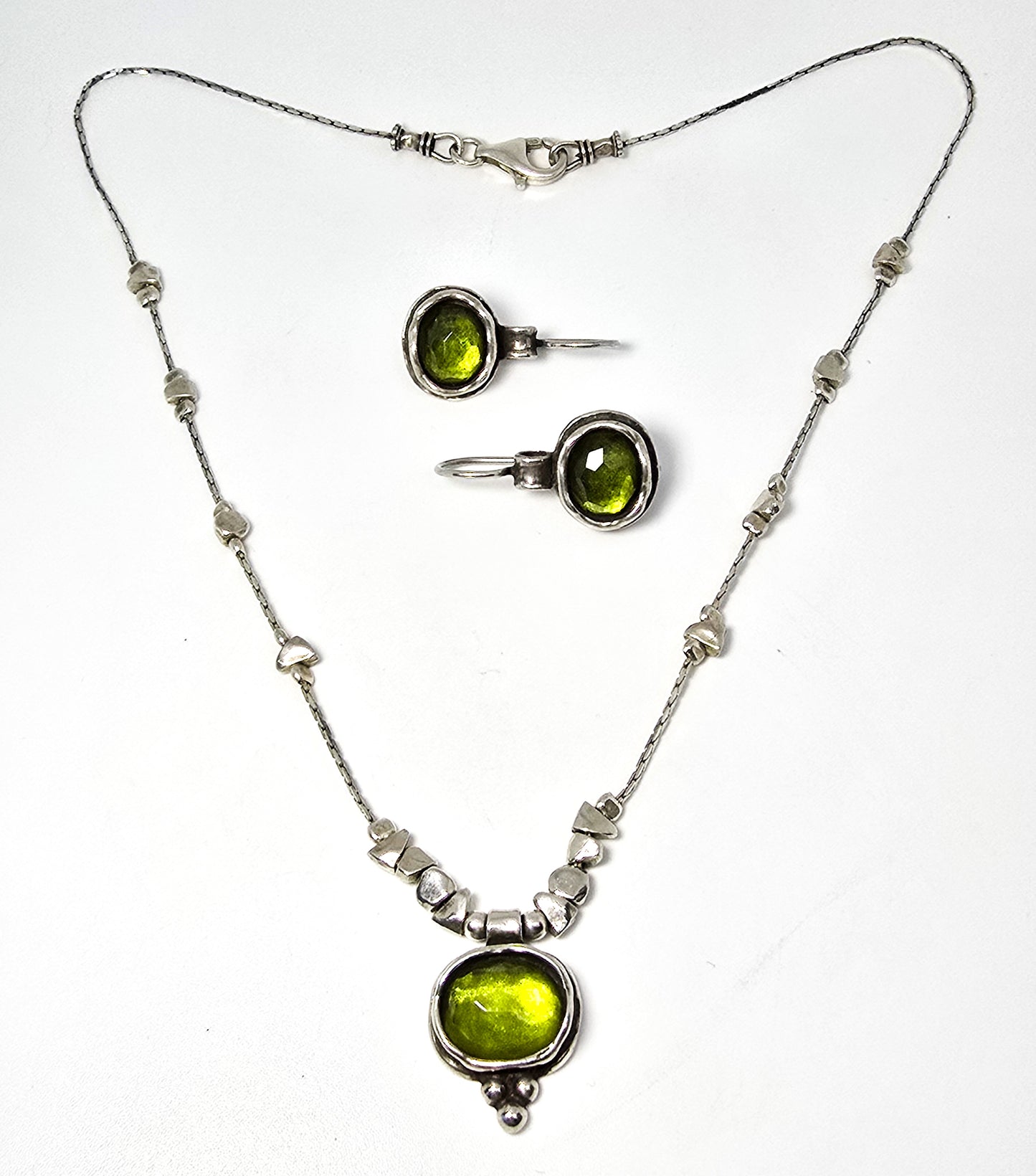 Silpada Green Hammered Sterling Silver Earrings and necklace set W1455/N1461