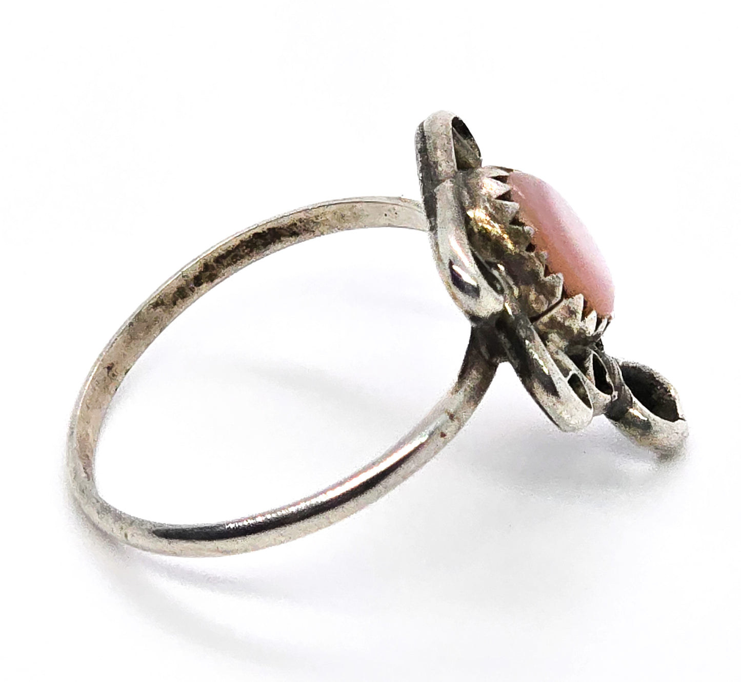 Pink slipper shell Native American vintage sterling silver loop ring size 7.5