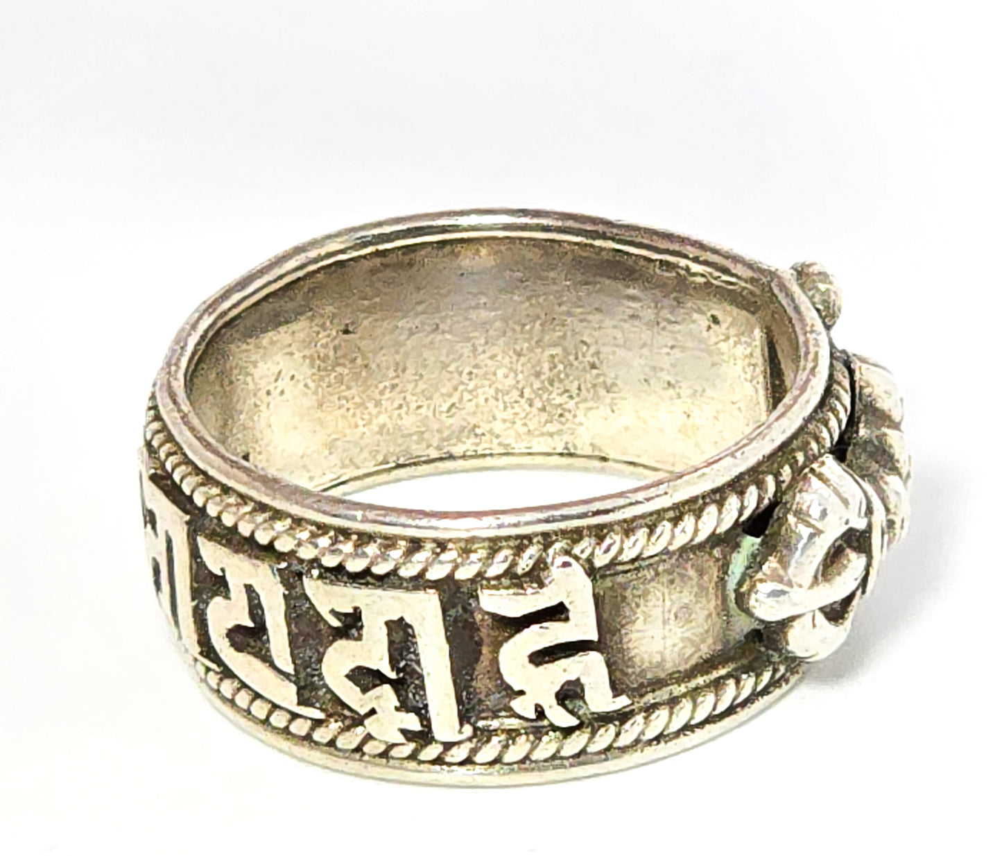 Feng Shui Om Mane Padme Hum Hindu sterling silver thick ring band size 9