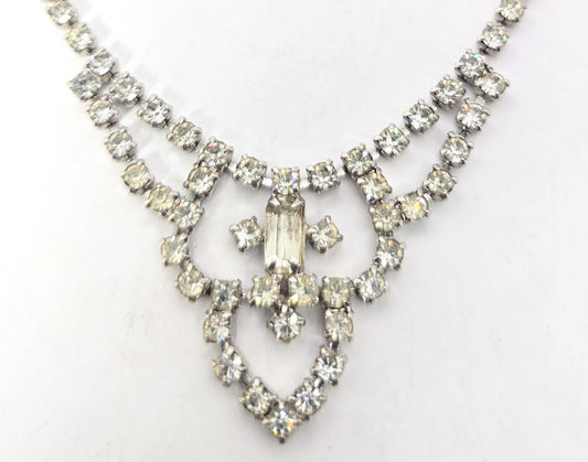 Vintage large scalloped vintage clear rhinestone choker necklace 14 inches