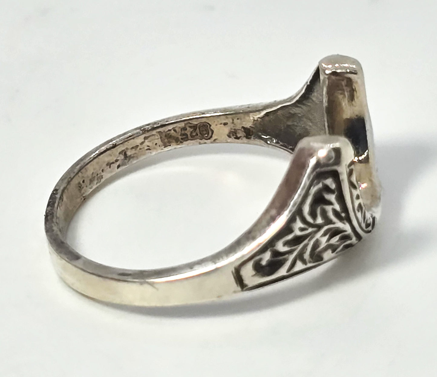 Horseshoe Cowgirl Rodeo embossed vintage sterling silver Equestrian ring size 9