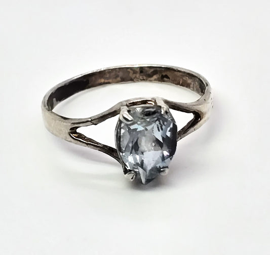 Blue topaz pear cut faceted prong set vintage sterling silver solitaire ring size 6