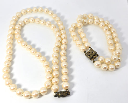 Japan Mid century faux plastic cream pearl matching vintage necklace and bracelet