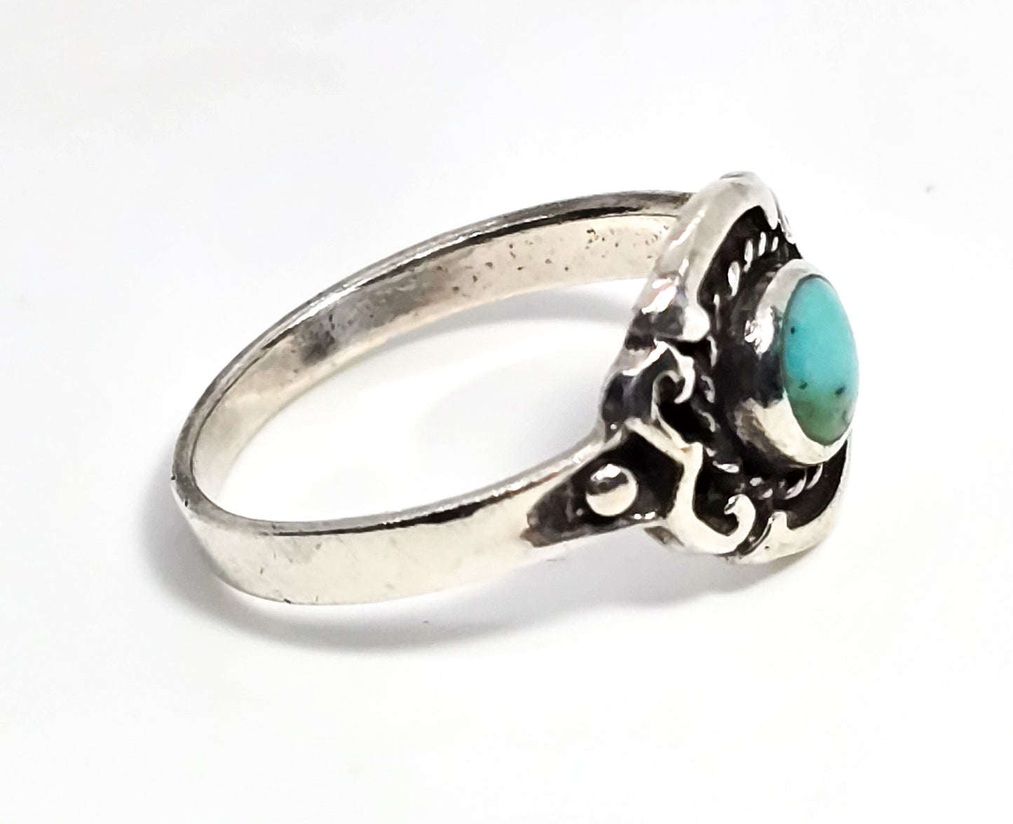 Turquoise gemstone Southwestern vintage sterling silver gemstone ring size 6