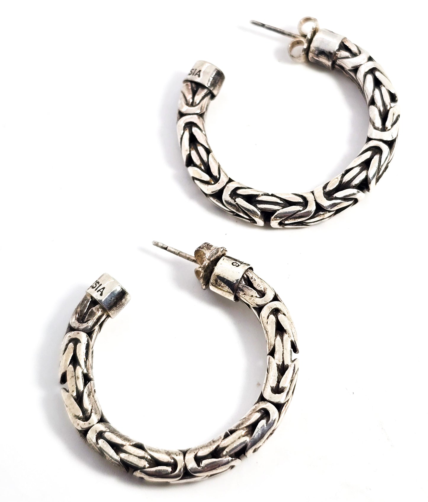 Suarti BA Byzantine chain sterling silver thick post signed hoop earrings B