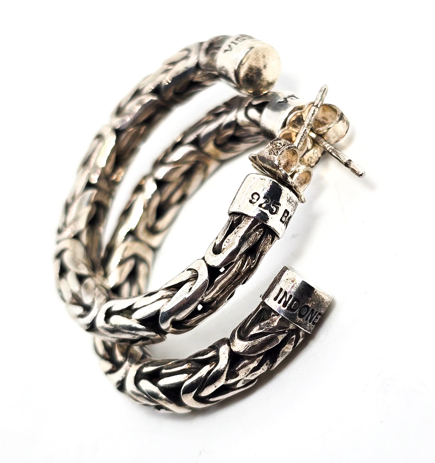 Suarti BA Byzantine chain sterling silver thick post signed hoop earrings B