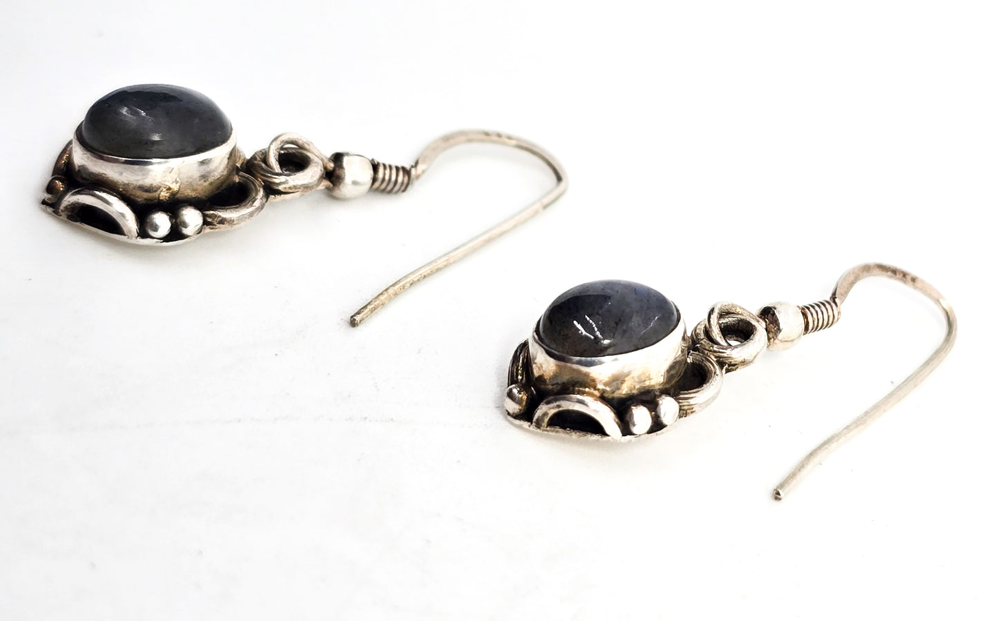Labradorite gemstone drop Bali Balinese sterling silver vintage earrings