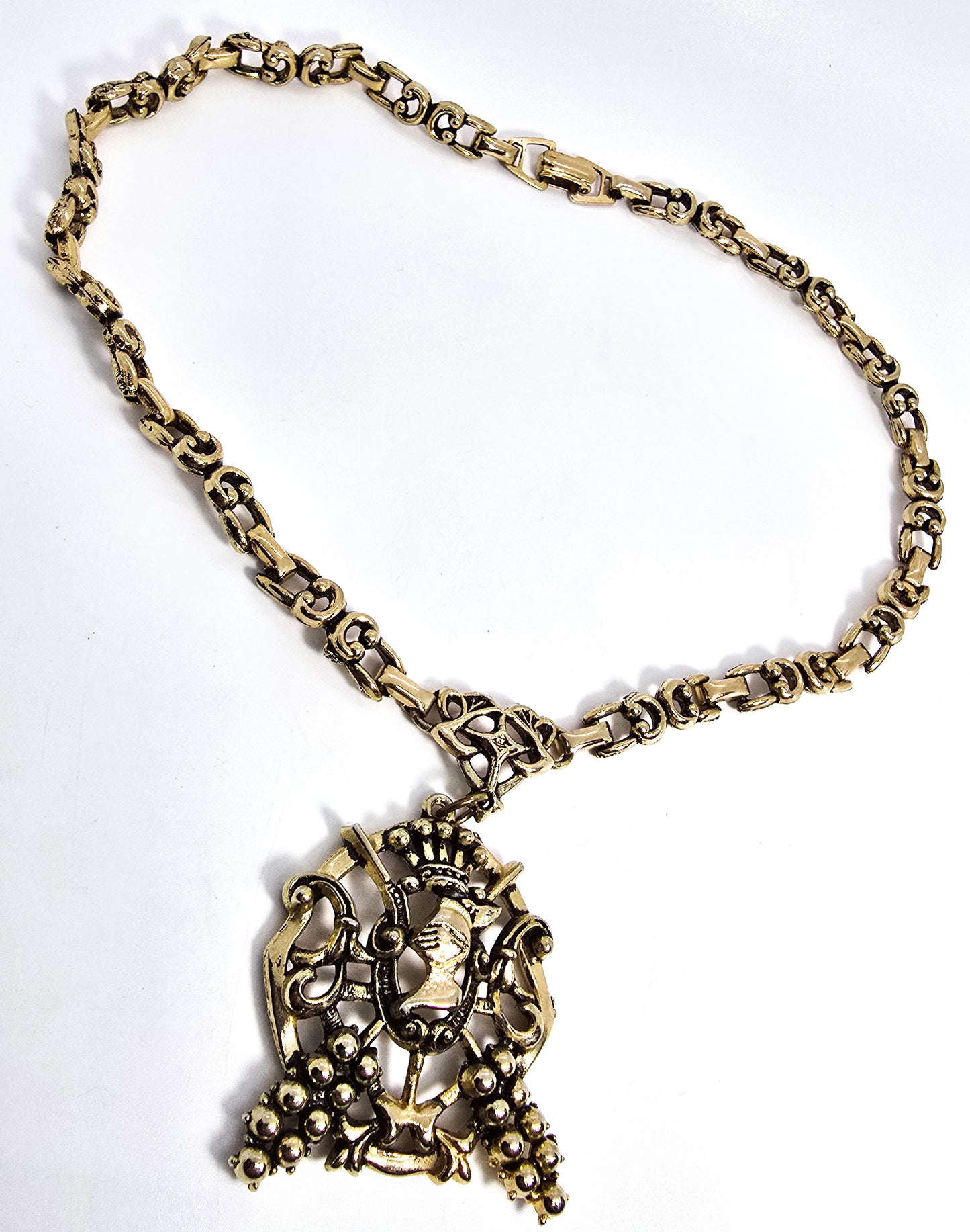 Heraldic knight coat of arms large gold toned mid century vintage statement necklace