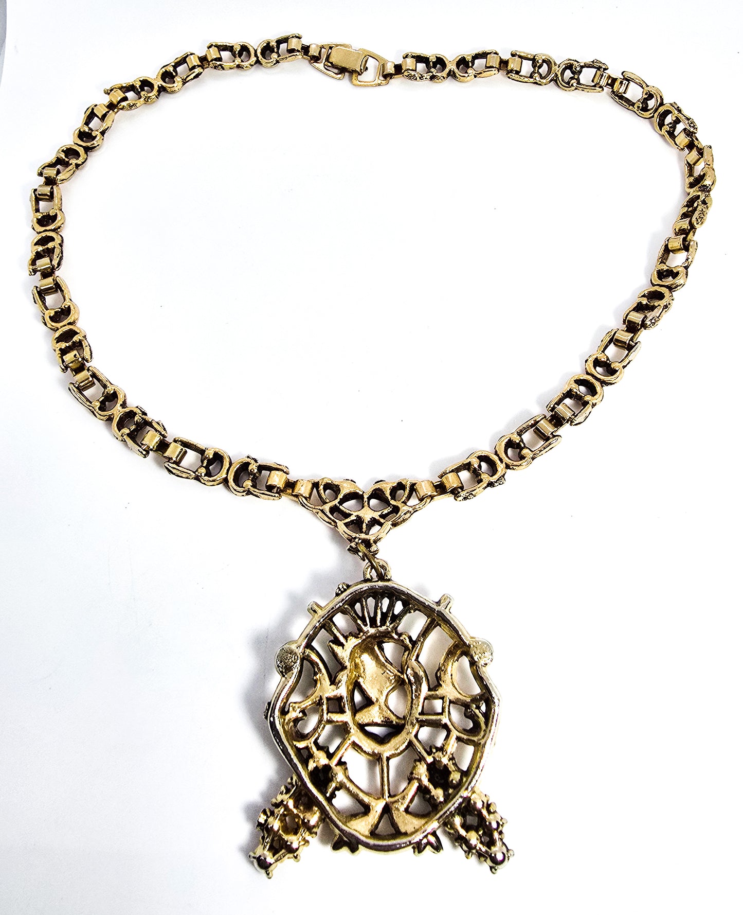 Heraldic knight coat of arms large gold toned mid century vintage statement necklace