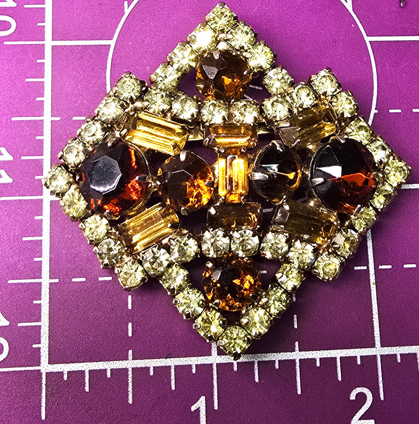Jonquil yellow root beer brown rhinestone prong set rhinestone vintage brooch