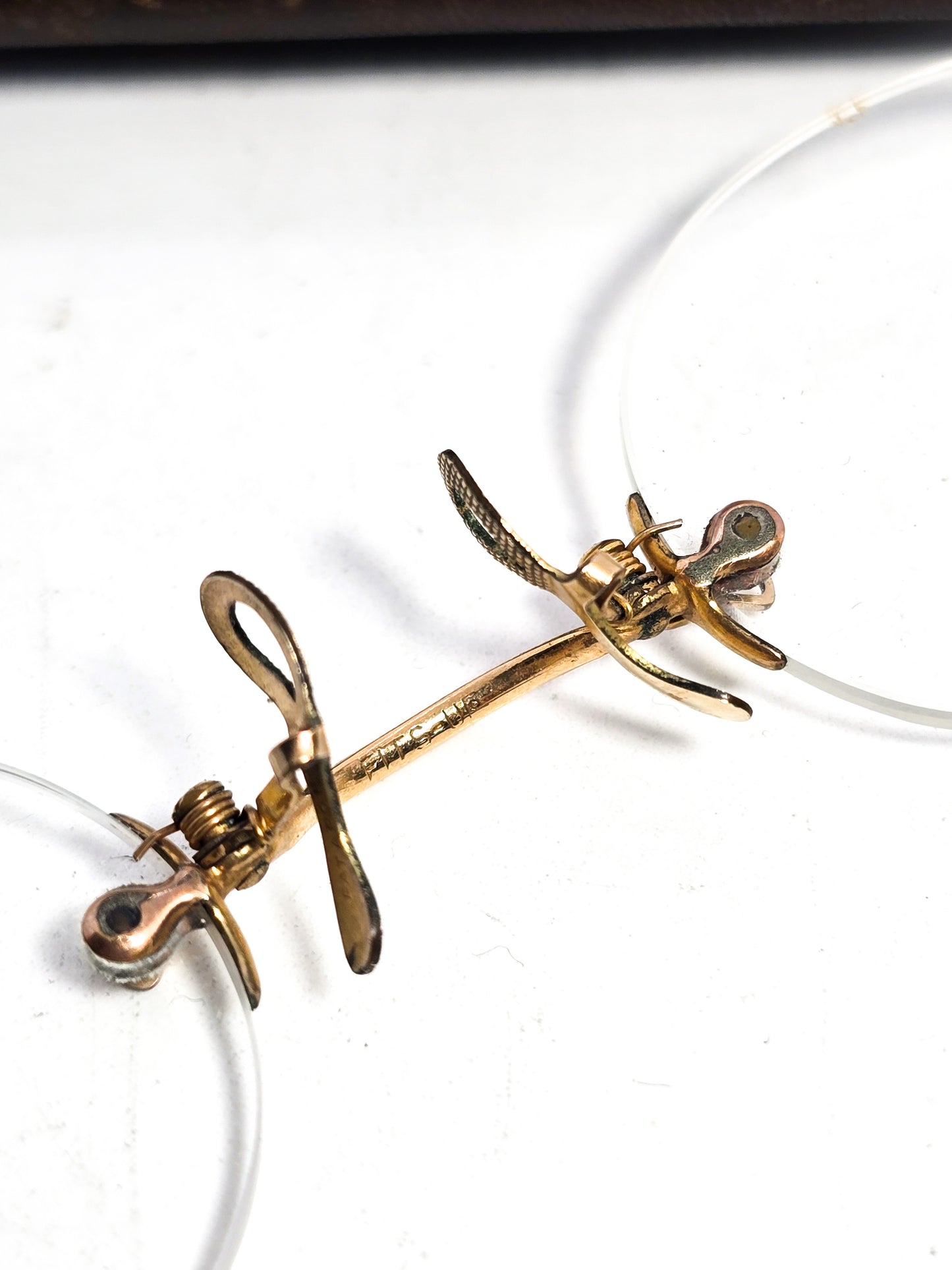 Pince-nez Victorian 1800's glasses "Fits U" gold filled with hair pick and metal case