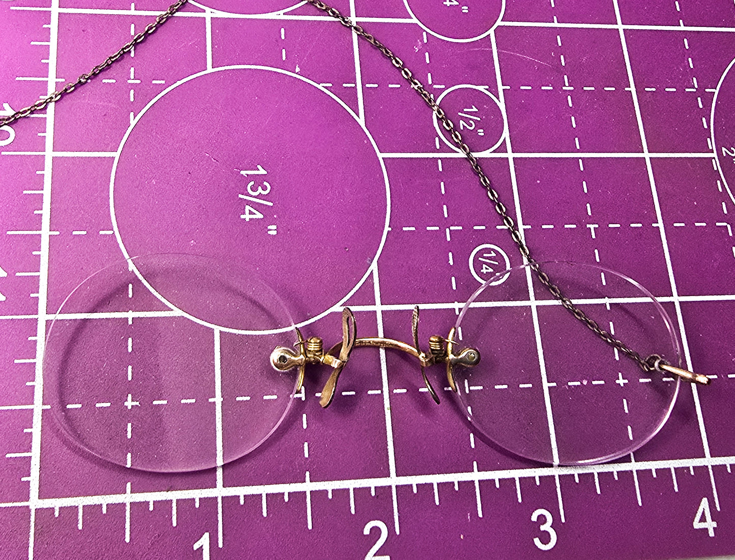 Pince-nez Victorian 1800's glasses "Fits U" gold filled with hair pick and metal case