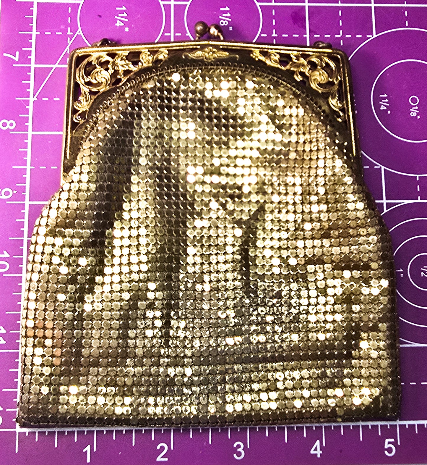 Whiting and Davis mid century vintage gold mesh metal clutch purse with strap