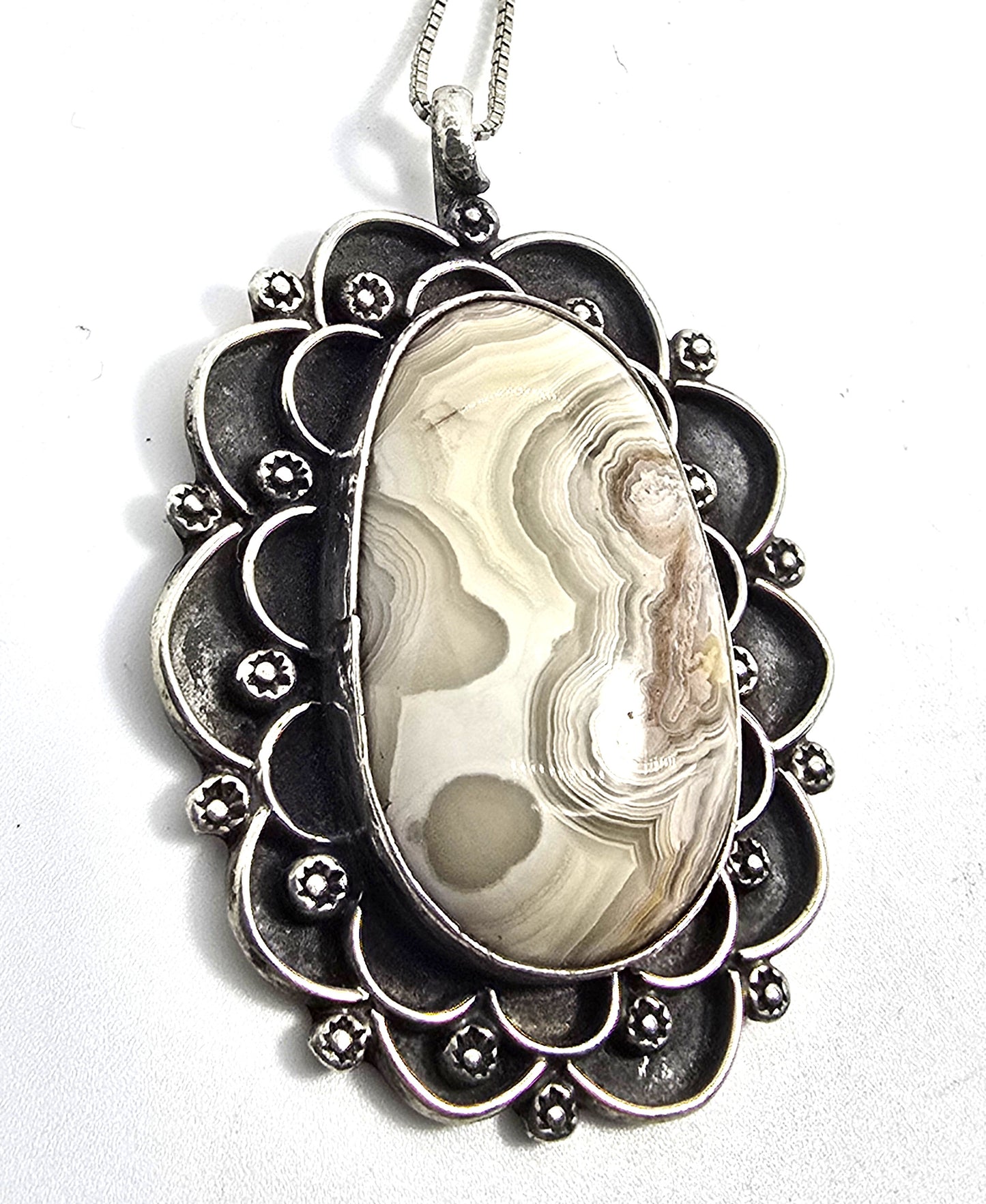 Native American artisan vintage Banded Lace Agate sterling silver 30" necklace