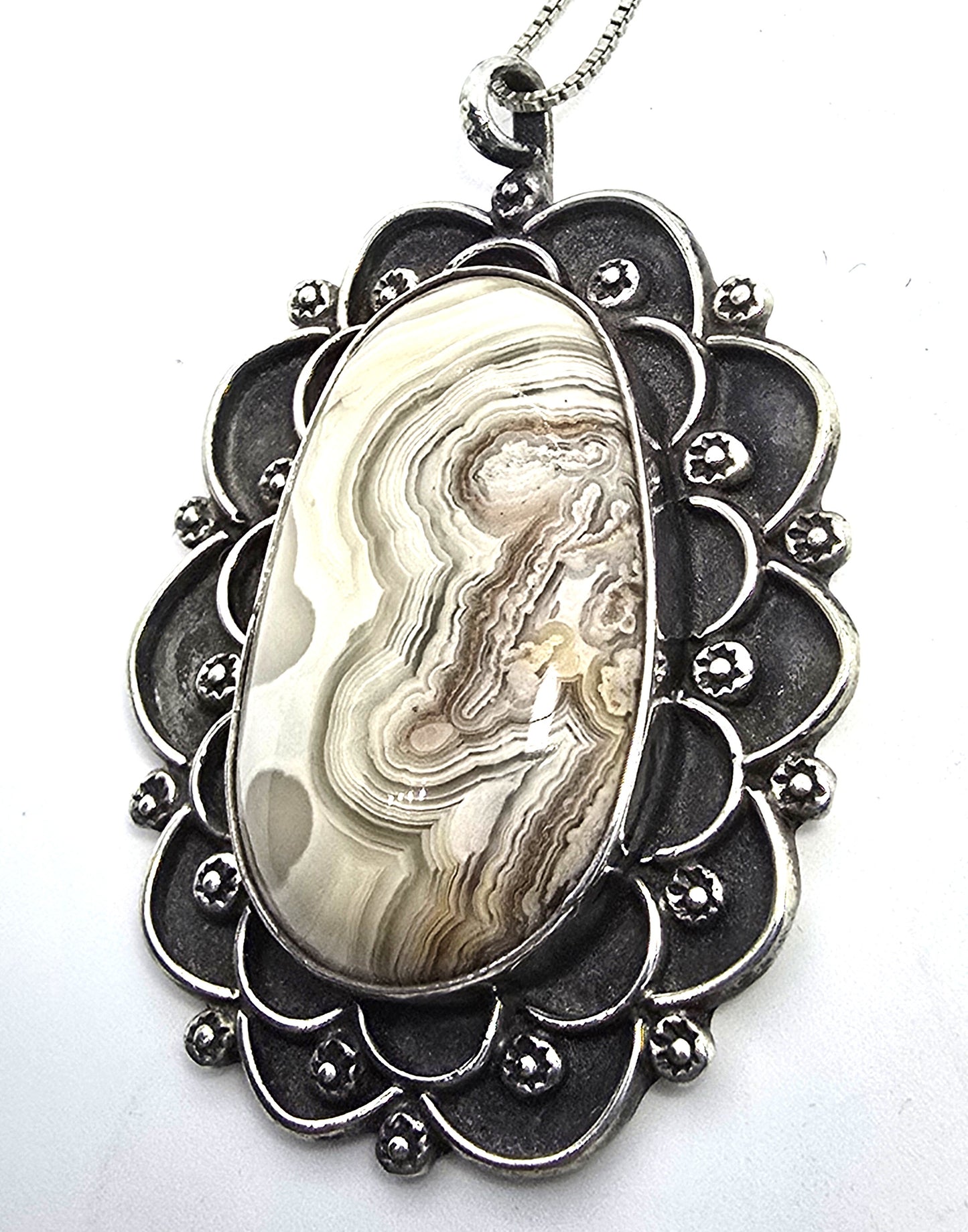 Native American artisan vintage Banded Lace Agate sterling silver 30" necklace