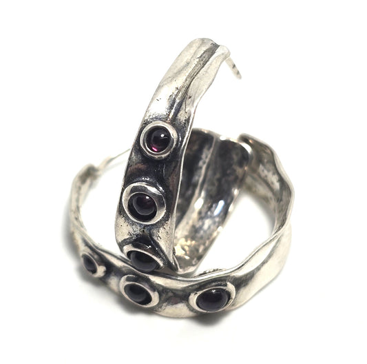 Batami Israel garnet Gemstone hammered sterling silver vintage post earrings