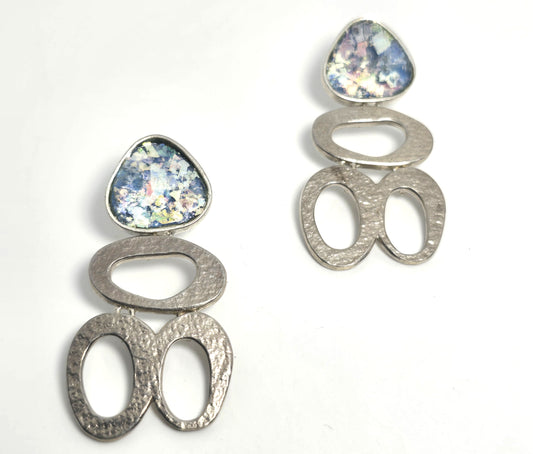 SR Lulu Hamersztein Israel Hammered Sterling Silver Roman Glass drop earrings