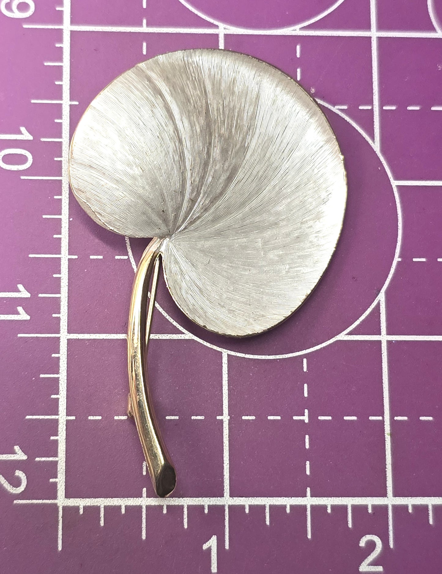 Pastelli white water lily enamel gold toned vintage signed flower brooch