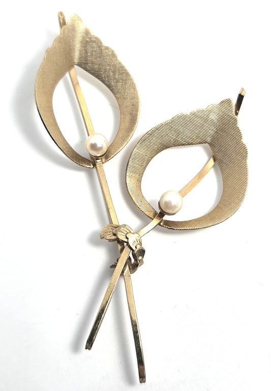 W Genuine pearl Calla lily 12k gold filled vintage signed flower brooch