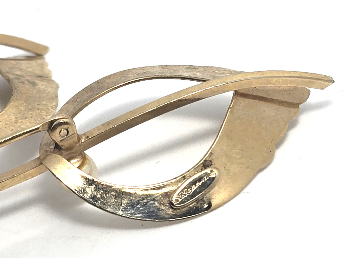 W Genuine pearl Calla lily 12k gold filled vintage signed flower brooch