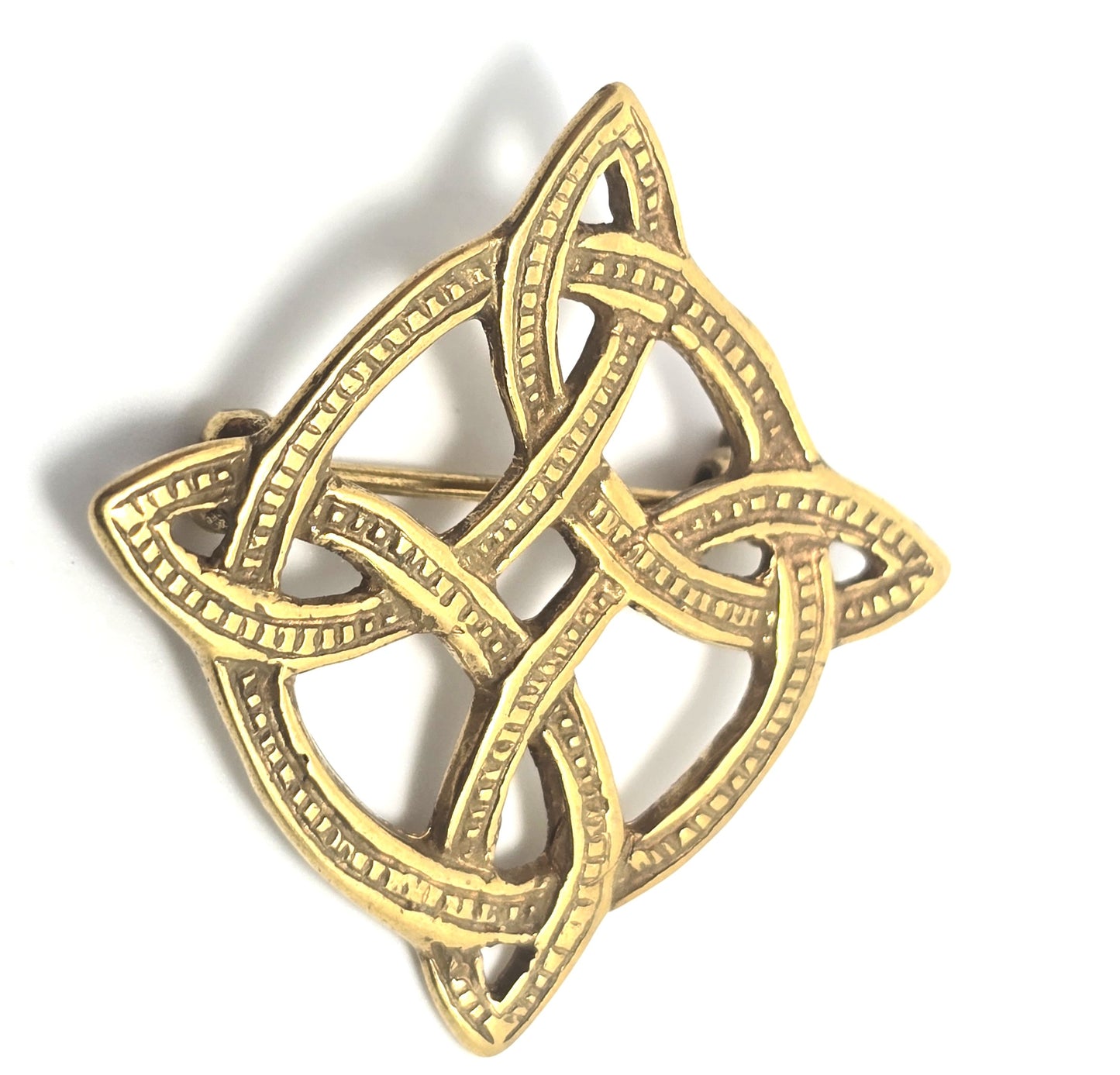 MMA 1982 Celtic knot gold toned vintage signed brooch Metropolitan Museum of Art