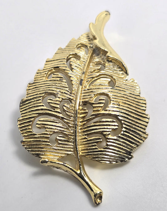 Gerry's filigree scroll leaf gold toned vintage signed brooch fall harvest nature