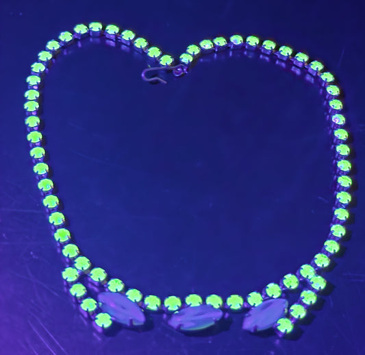 Tres Jolie Green Satin and Uranium Glass rhinestone vintage m id century Necklace