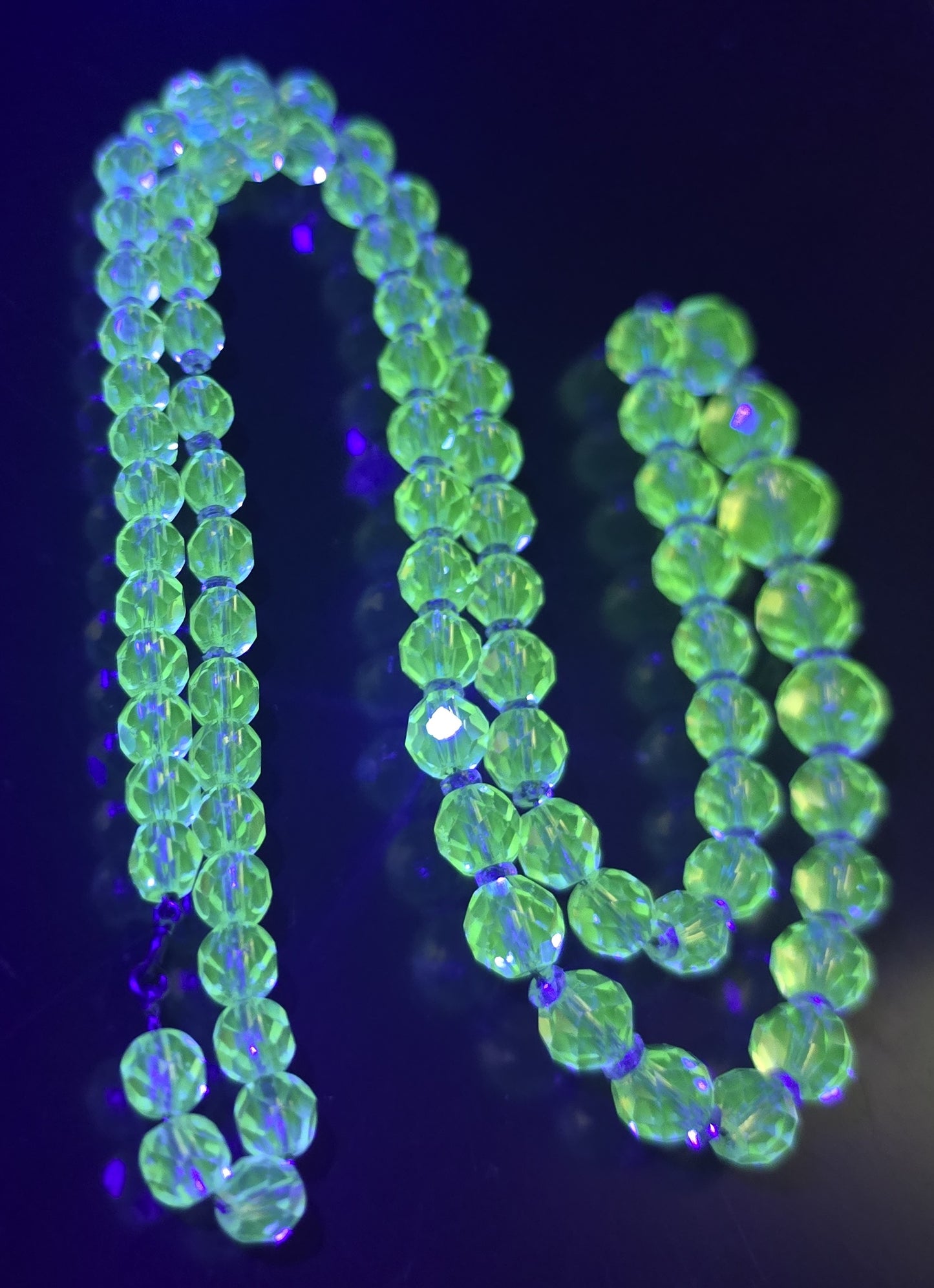 Art Deco yellow Vaseline Uranium glass faceted crystal bead 31' antique necklace