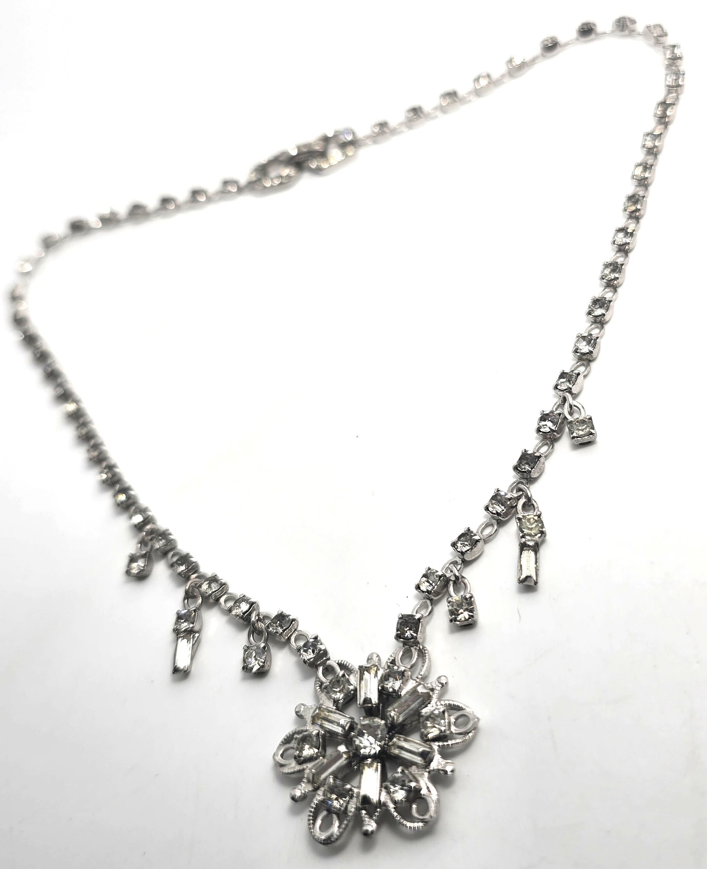 Silver flower mid century vintage silver toned rhinestone charm necklace