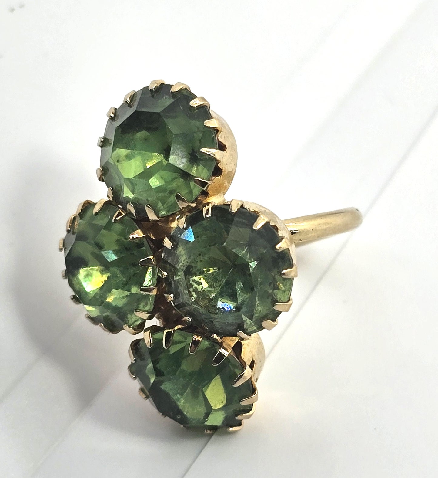 Uranium Glass UV glow rhinestone Emmons gold toned vintage large ring