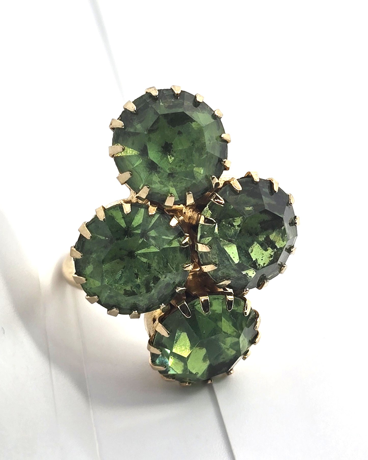 Uranium Glass UV glow rhinestone Emmons gold toned vintage large ring