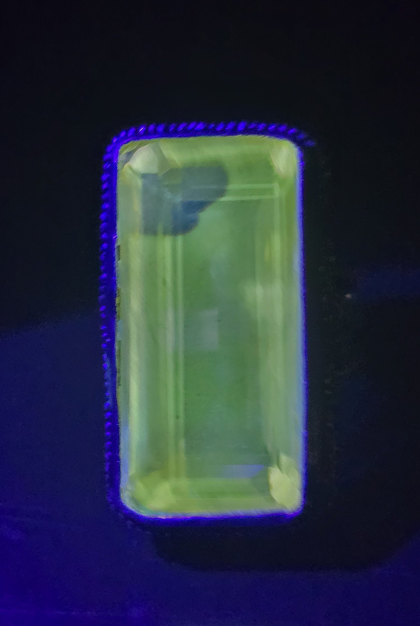 Uranium Glass UV glow Vaseline glass silver plated filigree vintage ring