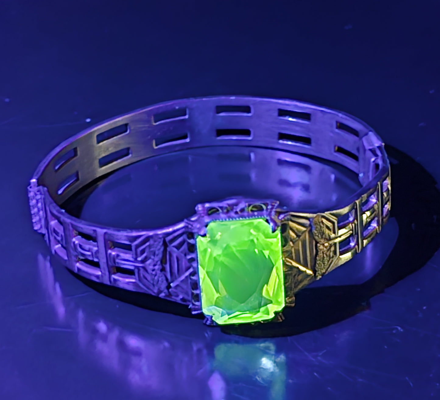 Art Deco yellow Vaseline Uranium glass Gold filled antique hinged bangle bracelet