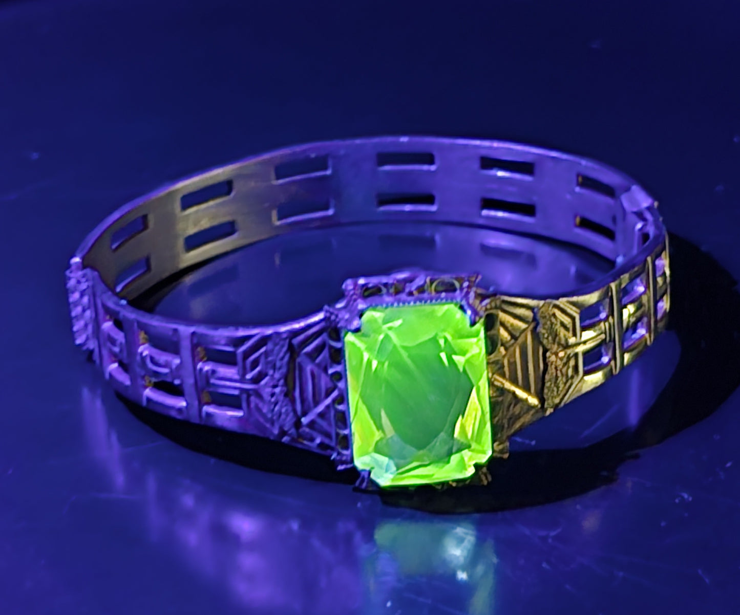 Art Deco yellow Vaseline Uranium glass Gold filled antique hinged bangle bracelet