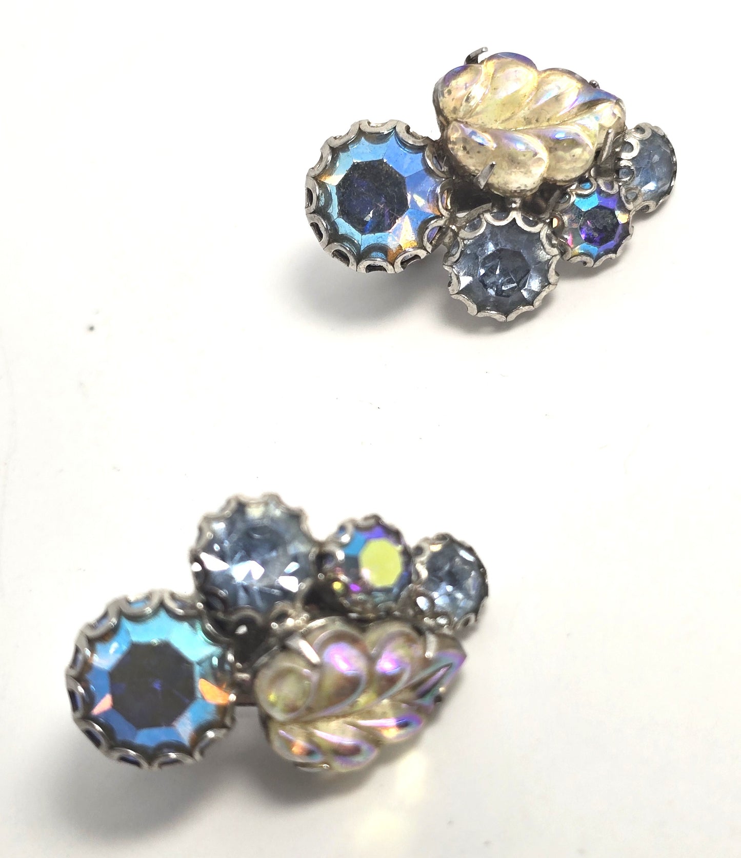 Weiss molded glass leaf blue aurora borealis rhinestone vintage clip on earrings
