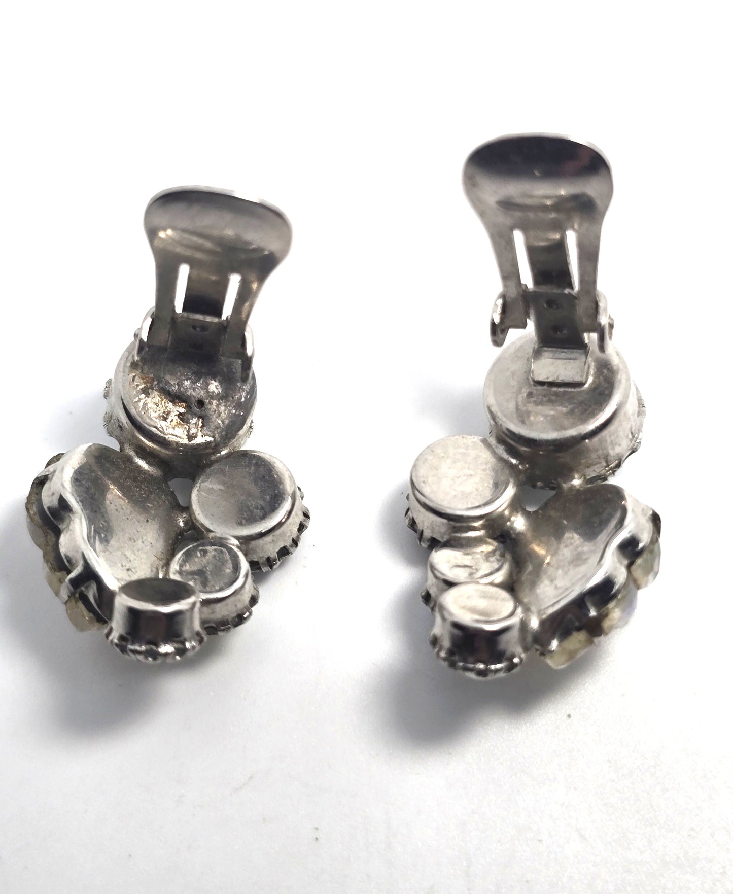 Weiss molded glass leaf blue aurora borealis rhinestone vintage clip on earrings