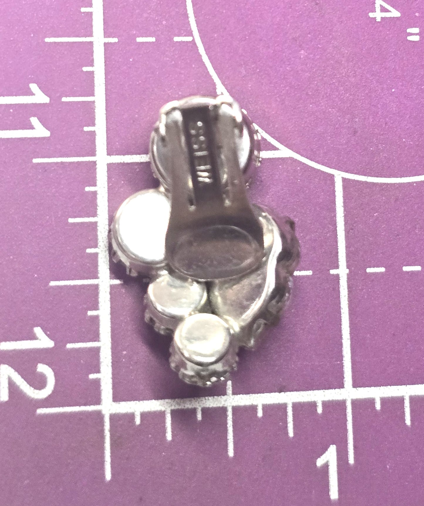 Weiss molded glass leaf blue aurora borealis rhinestone vintage clip on earrings