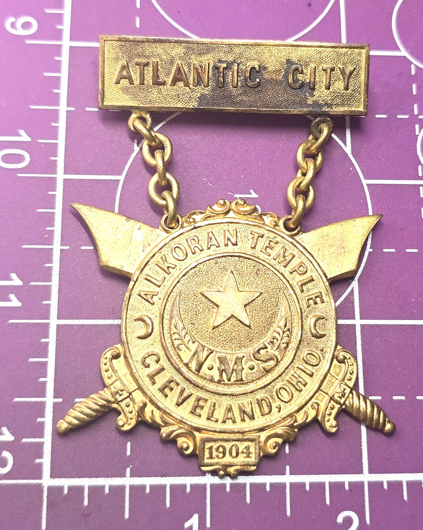 Knights Templar medal from the Alkoran Temple in Cleveland, Ohio, dated 1904
