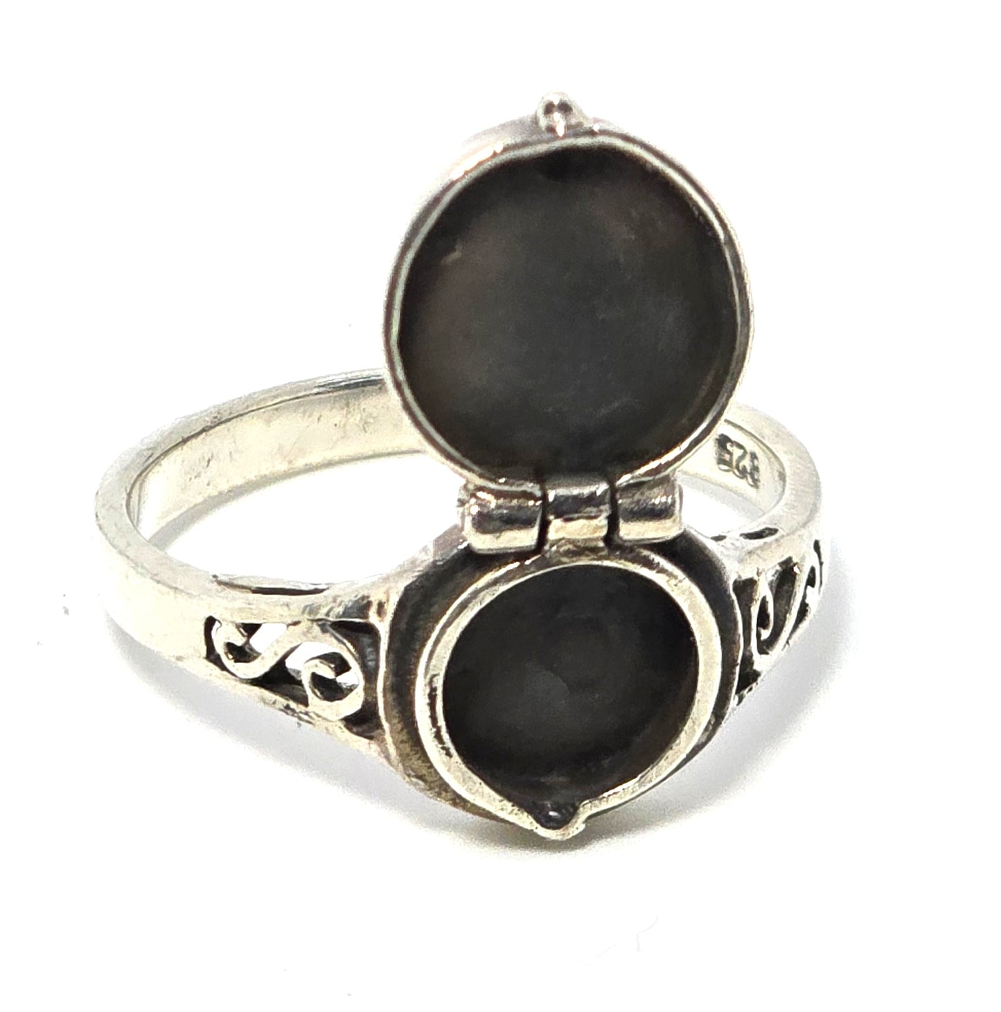 Pentacle star black poison ring retro sterling silver memento mori goth ring size 10.5