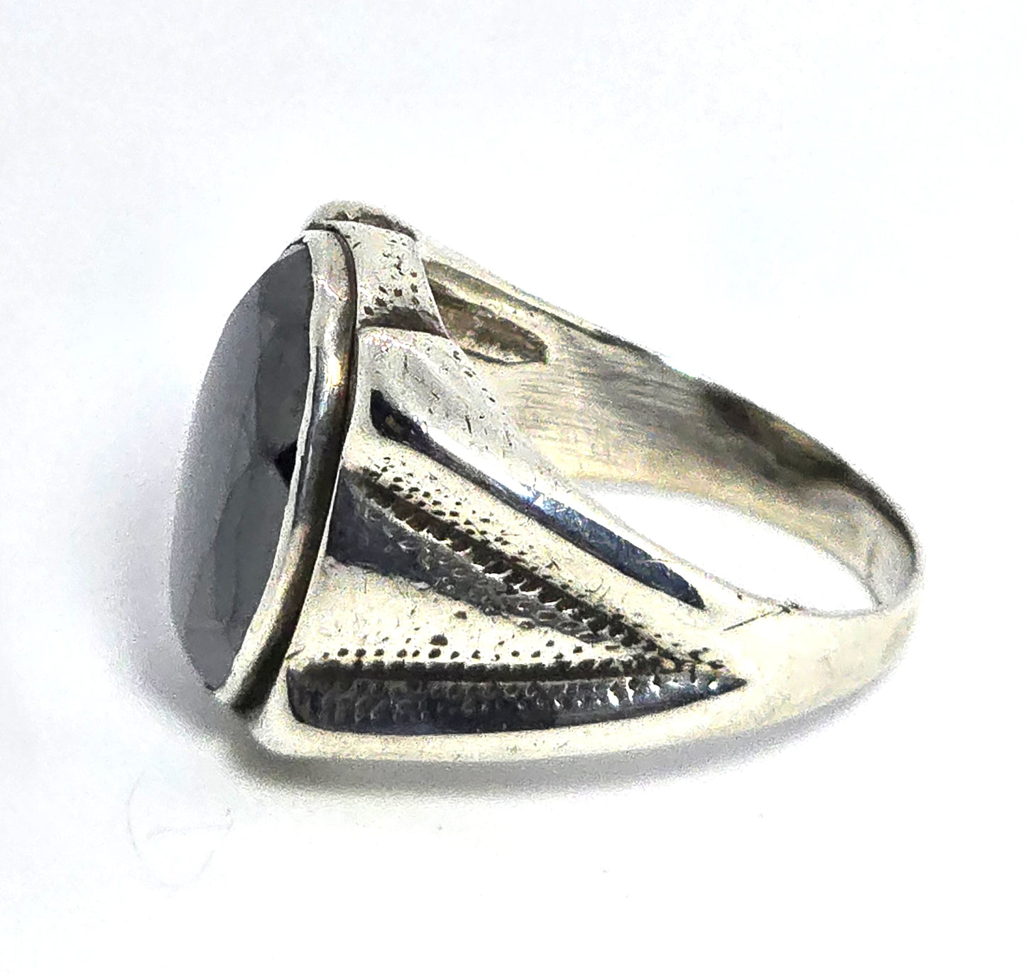 JP Pacific Jewelry Company  Hematite vintage Navajo NA sterling silver ring size 12