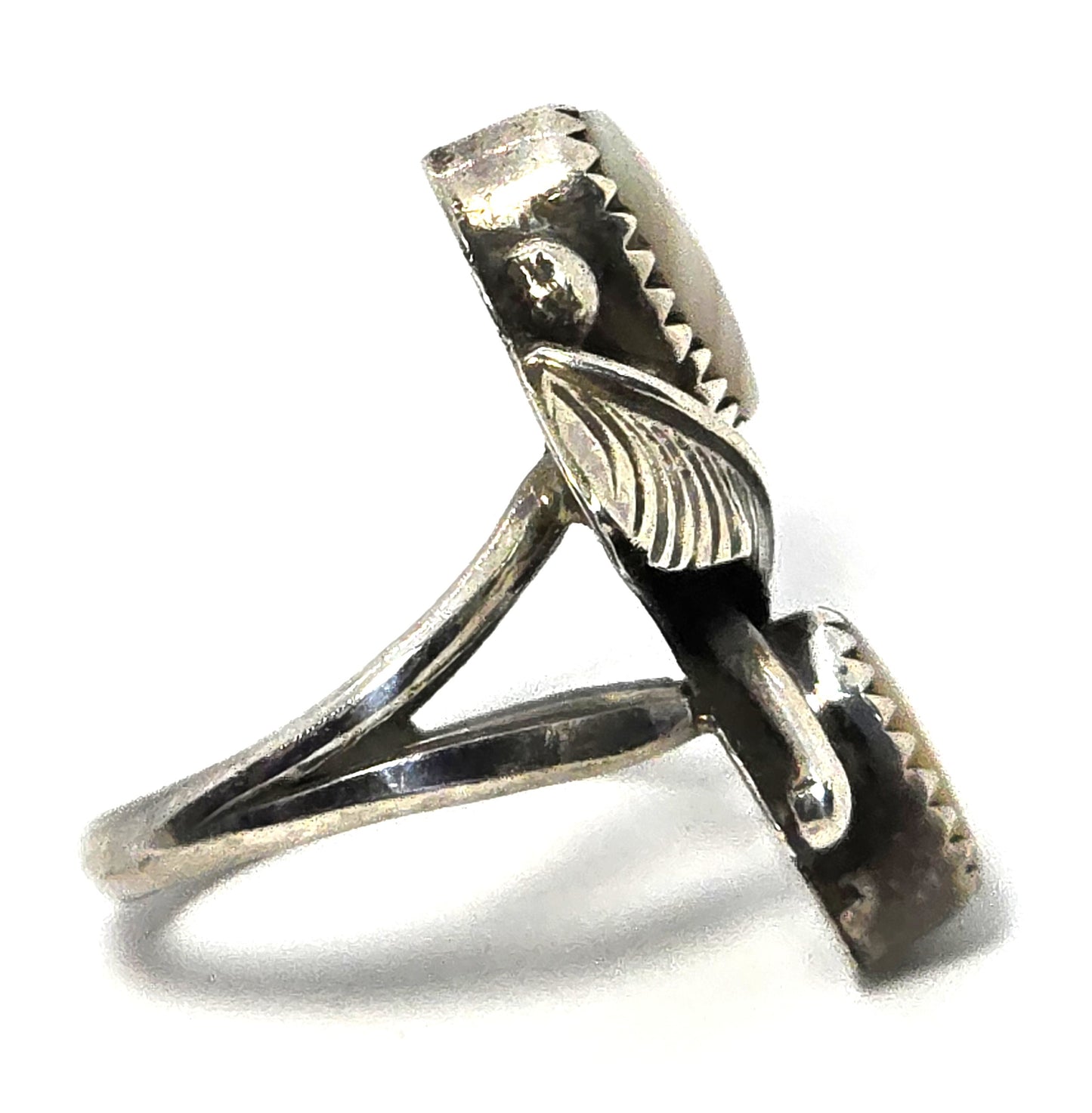 Navajo Mother of Pearl G Native American Feather vintage sterling silver ring size 6
